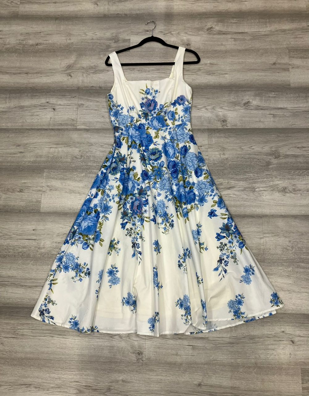 VESTIDO FLYING TOMATO BLANCO FLORES AZULES HOJAS OLIVE
