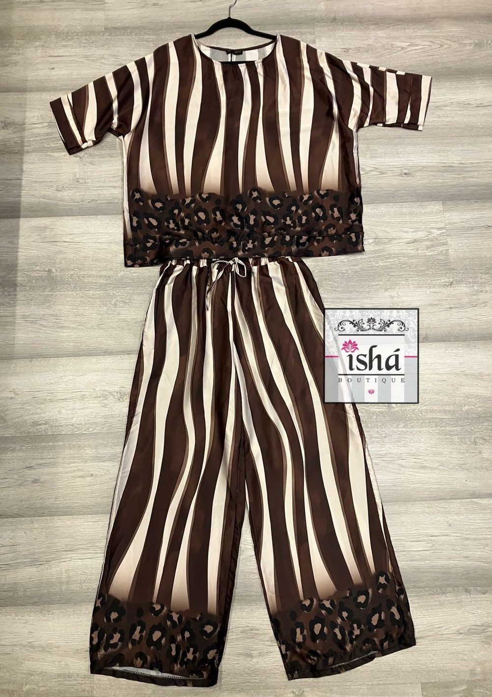 CONJUNTO UNIQUE café beige rayas satinado