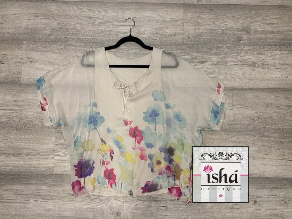 BLUSA ITALIANA blanca flores pastel cordones cuello