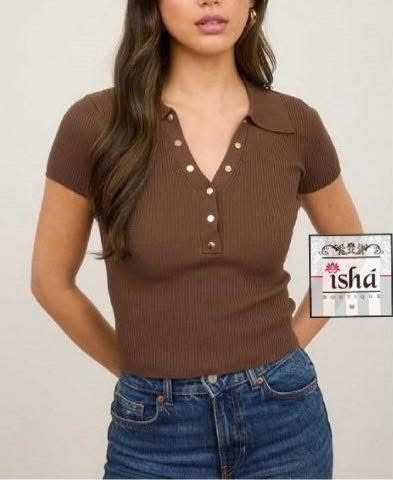 BLUSA THE WORK SHOP café vino o negro manga corta botones oro
